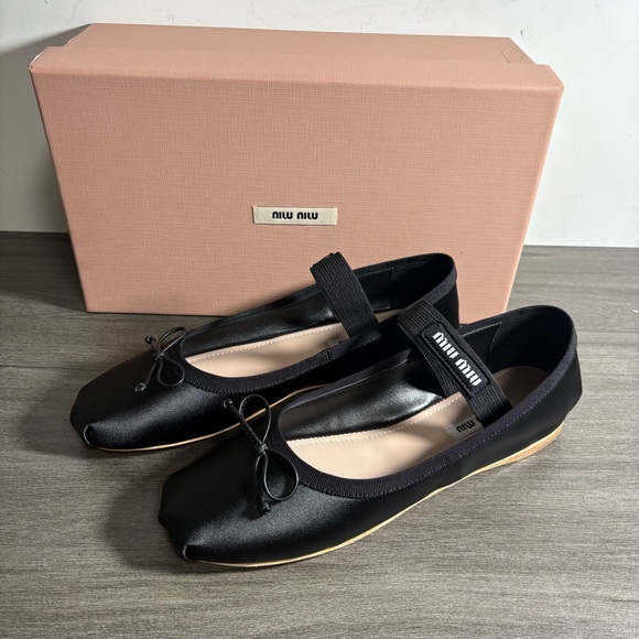 Miu Miu Black Satin Square-Toe Ballet Flats with Elastic Strap and Bow - Picture 3 of 6